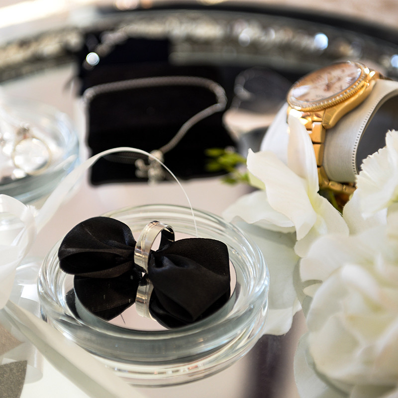 Sexy Clutches: Cách Mua & Đeo Túi Clutch Thiết kế